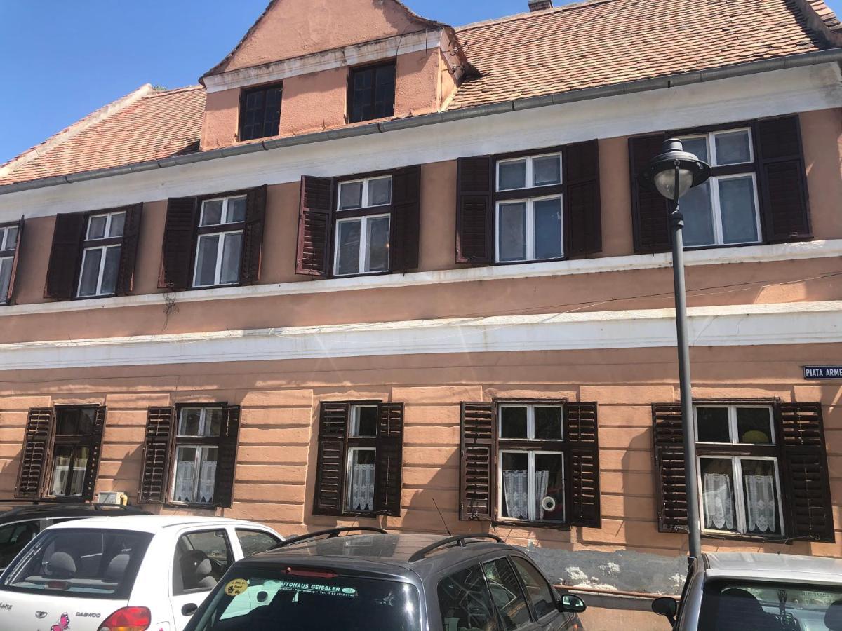 Residence Piata Armelor Sibiu Eksteriør billede