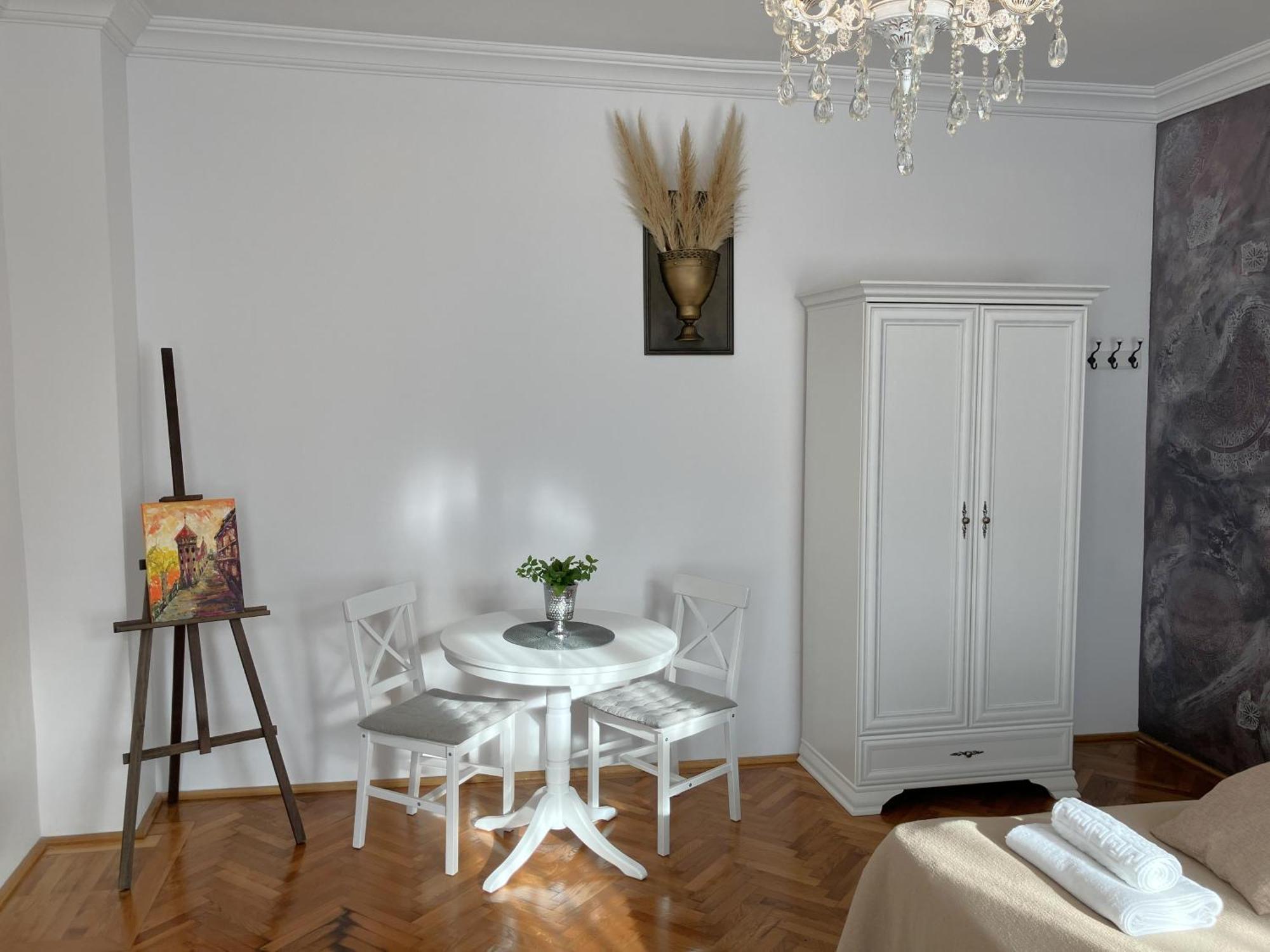 Residence Piata Armelor Sibiu Eksteriør billede